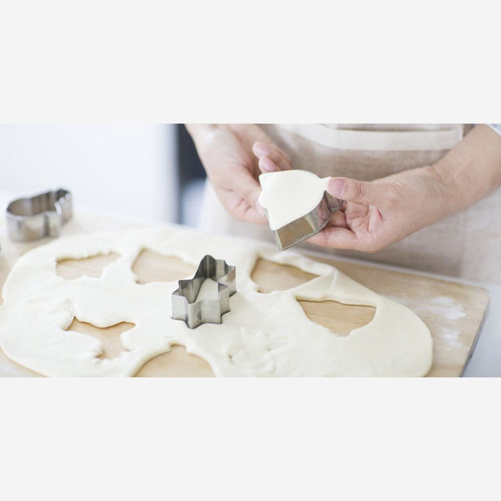 Lot de 4 moules à biscuits en  - Kitchen Baking Tray Set avis et prix